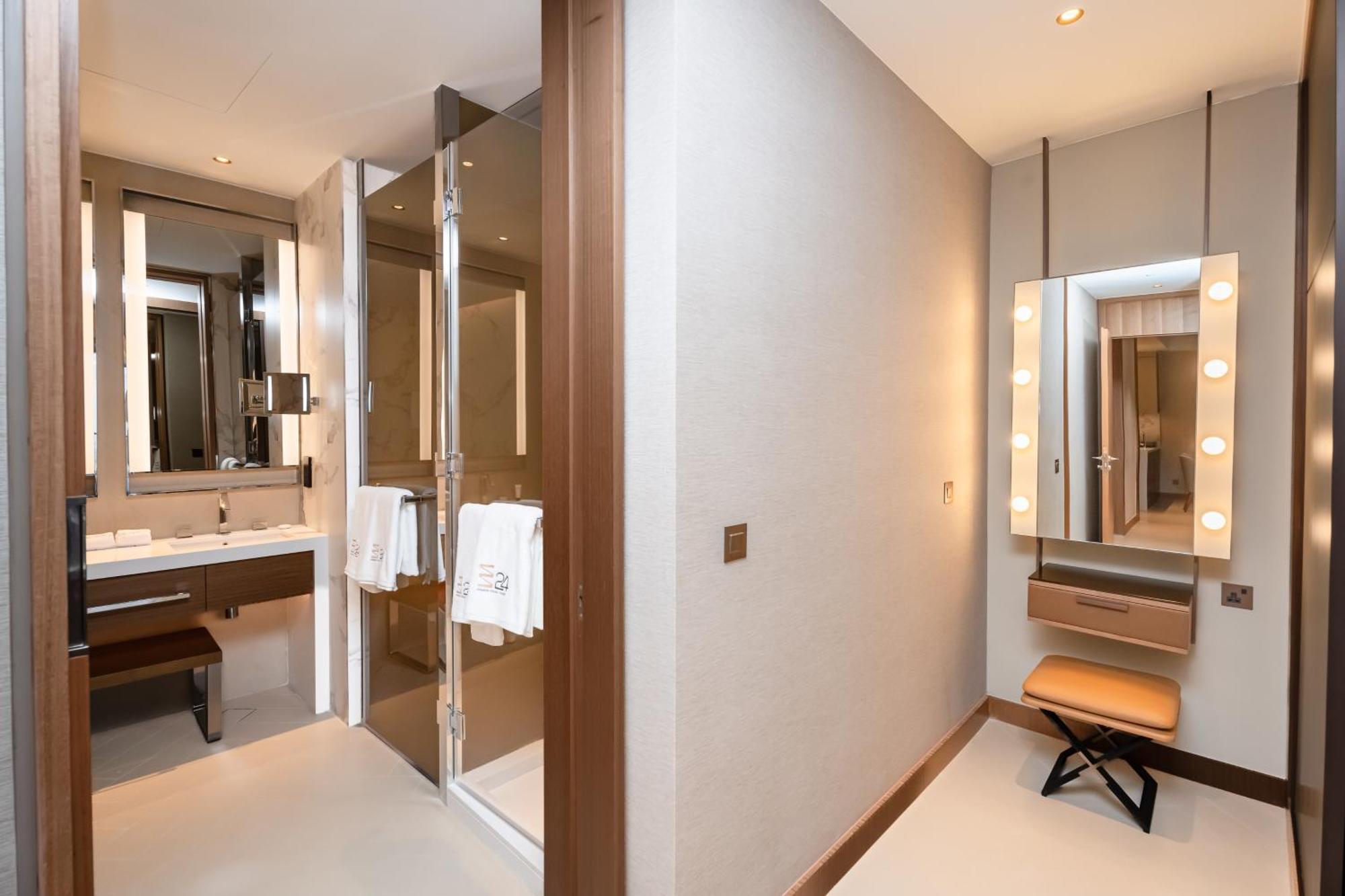 Escape24 - Address Opera - 2br High Floor Downtown * Dubai