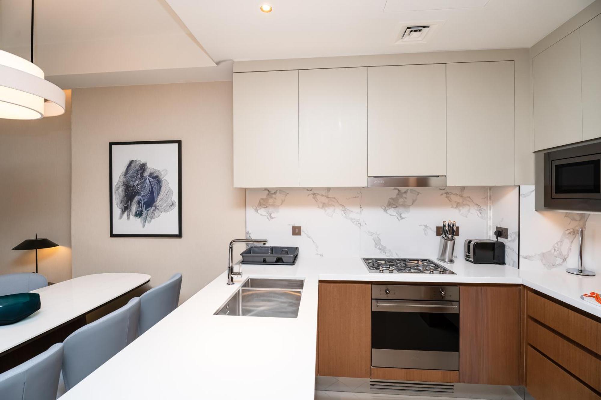 Escape24 - Address Opera - 2br High Floor Downtown