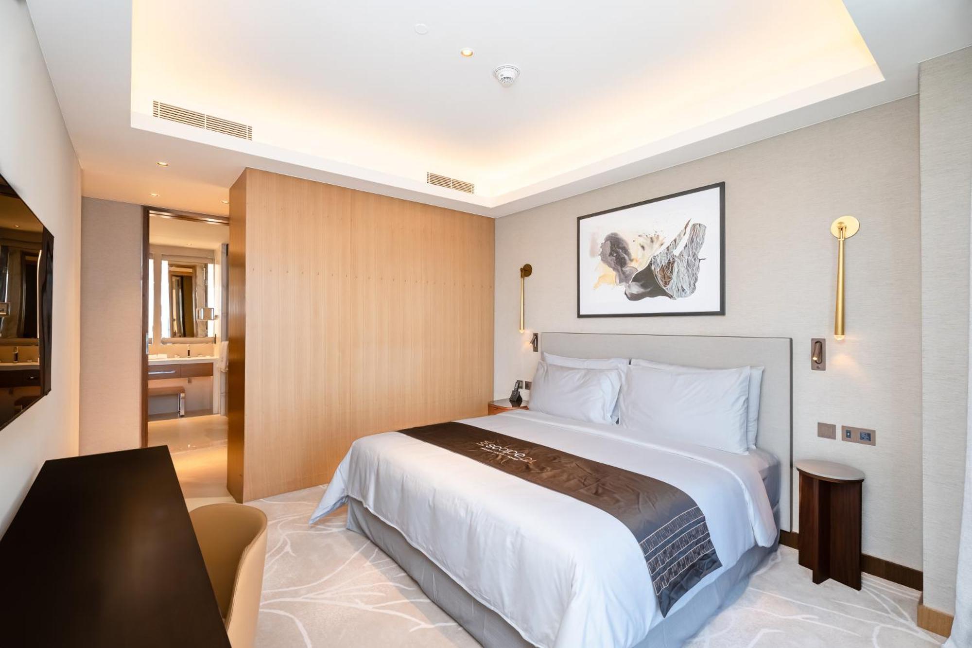 Escape24 - Address Opera - 2br High Floor Downtown Apartment *