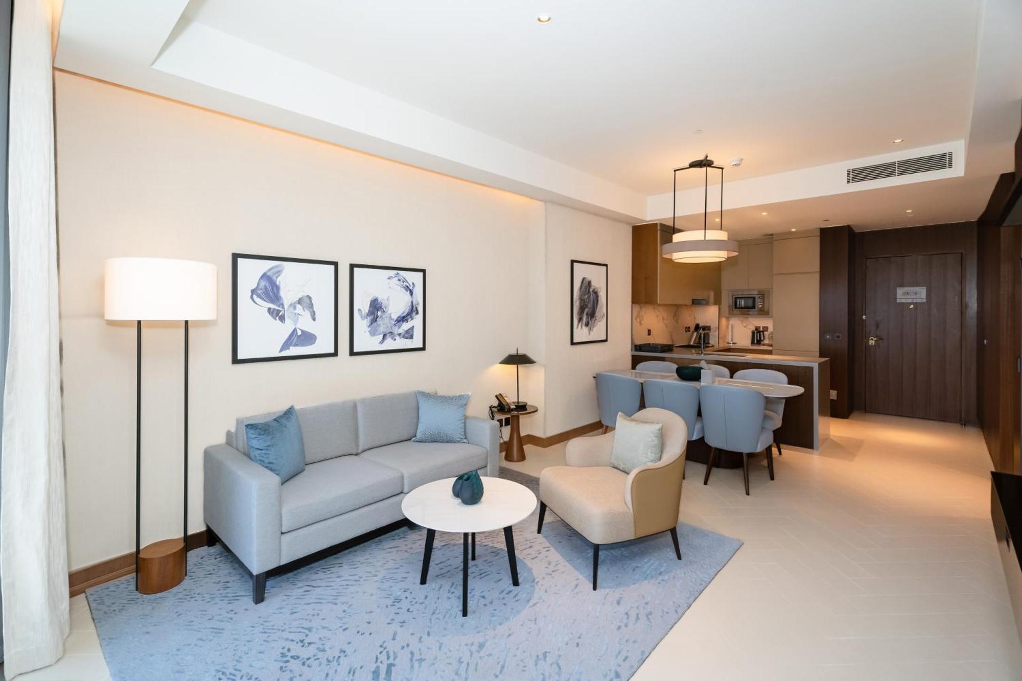 Escape24 - Address Opera - 2br High Floor Downtown Apartment